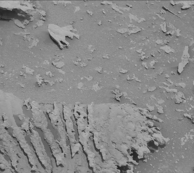Sol 3645: Mast Camera (Mastcam)