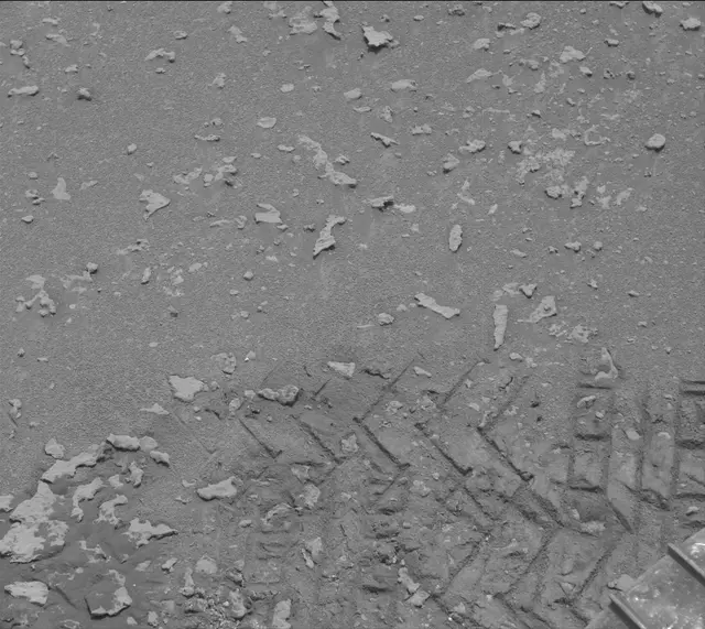 Sol 3645: Mast Camera (Mastcam)