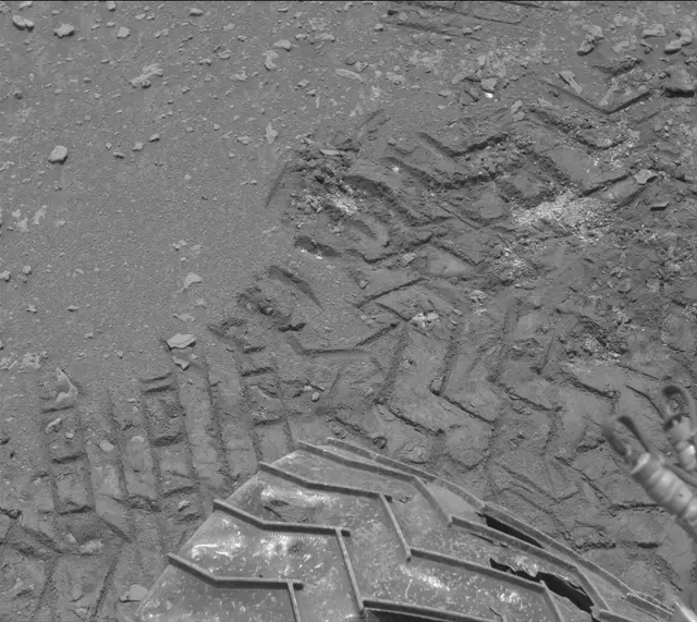 Sol 3645: Mast Camera (Mastcam)