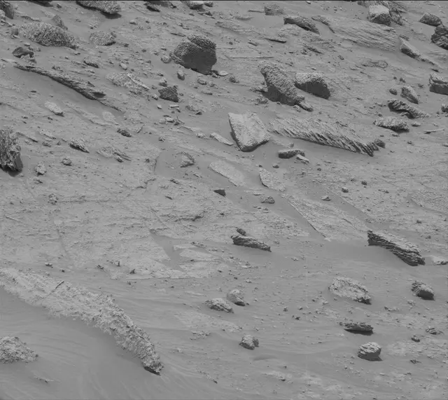 Sol 3645: Mast Camera (Mastcam)