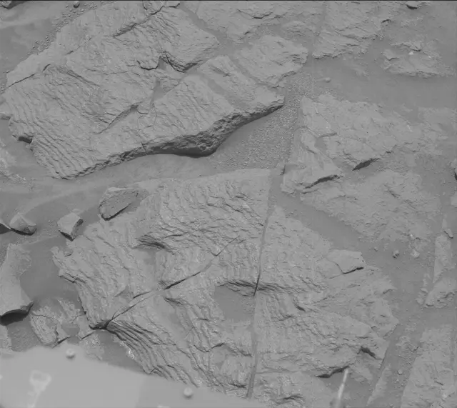 Sol 3645: Mast Camera (Mastcam)