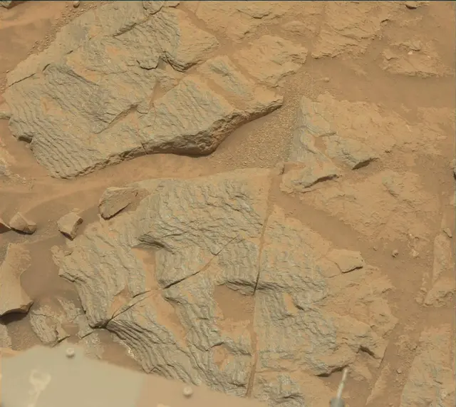 Sol 3645: Mast Camera (Mastcam)