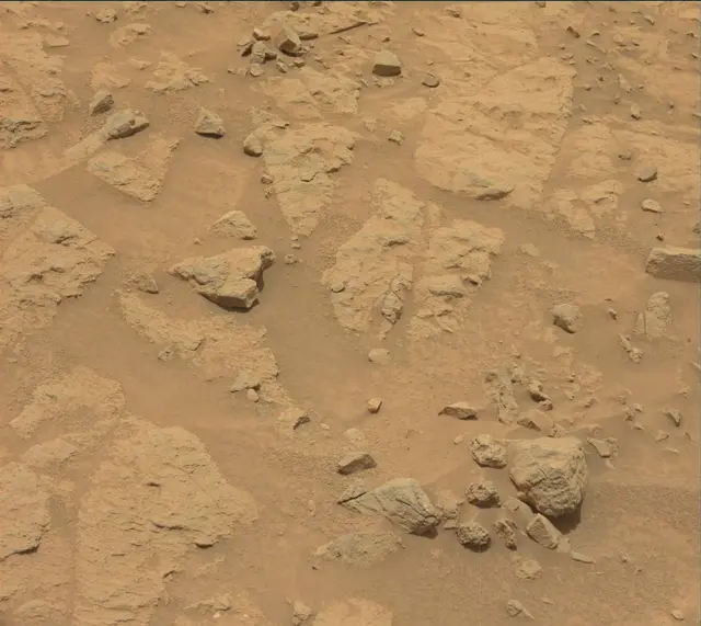 Sol 3645: Mast Camera (Mastcam)