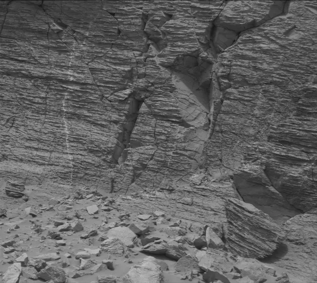 Sol 3645: Mast Camera (Mastcam)