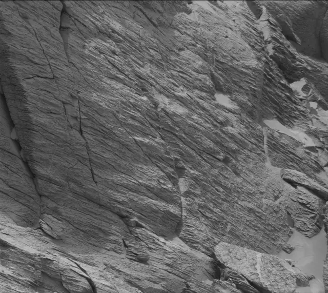 Sol 3645: Mast Camera (Mastcam)