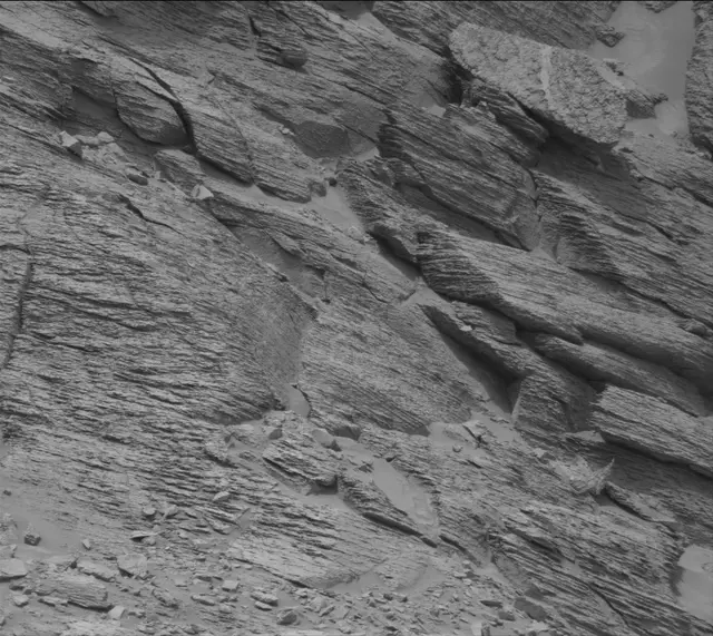 Sol 3645: Mast Camera (Mastcam)
