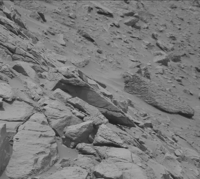 Sol 3645: Mast Camera (Mastcam)