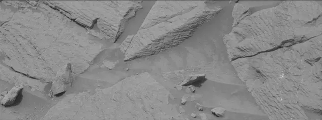 Sol 3646: Mast Camera (Mastcam)
