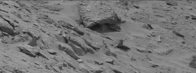 Sol 3646: Mast Camera (Mastcam)