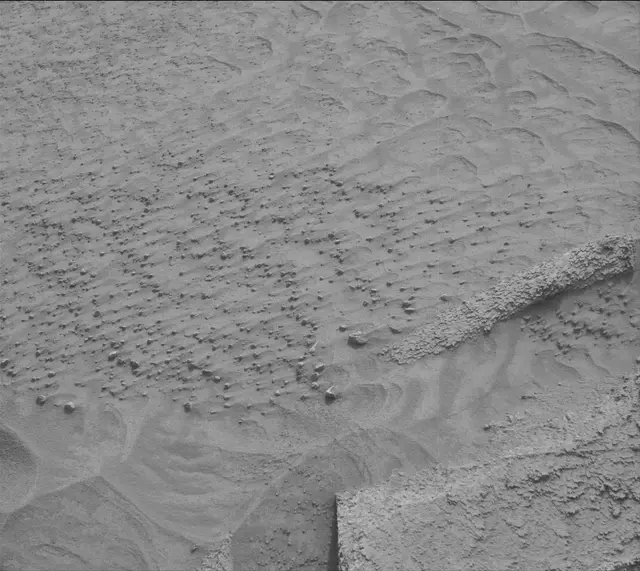 Sol 3646: Mast Camera (Mastcam)