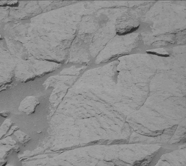 Sol 3646: Mast Camera (Mastcam)