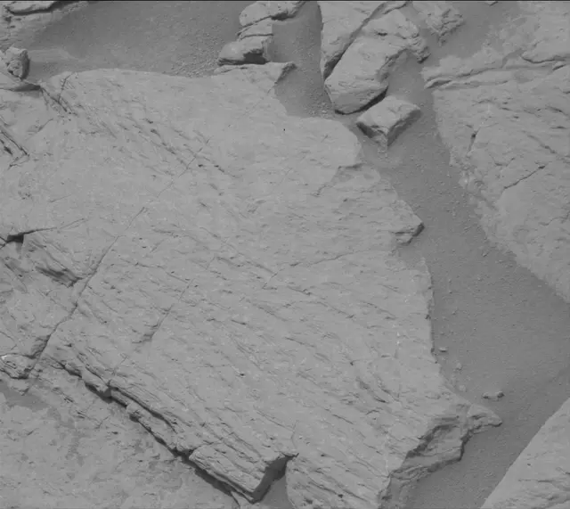 Sol 3646: Mast Camera (Mastcam)