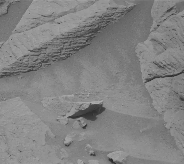 Sol 3646: Mast Camera (Mastcam)