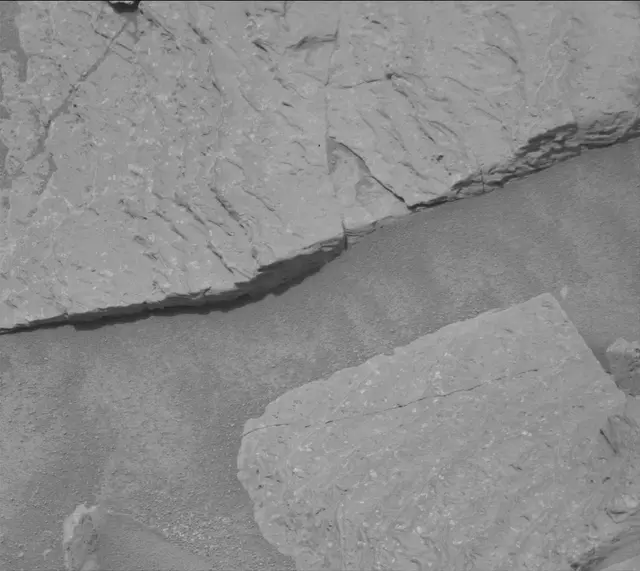 Sol 3646: Mast Camera (Mastcam)