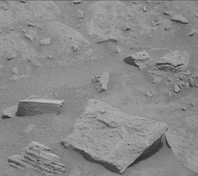 Sol 3646: Mast Camera (Mastcam)