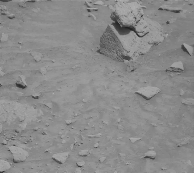 Sol 3646: Mast Camera (Mastcam)