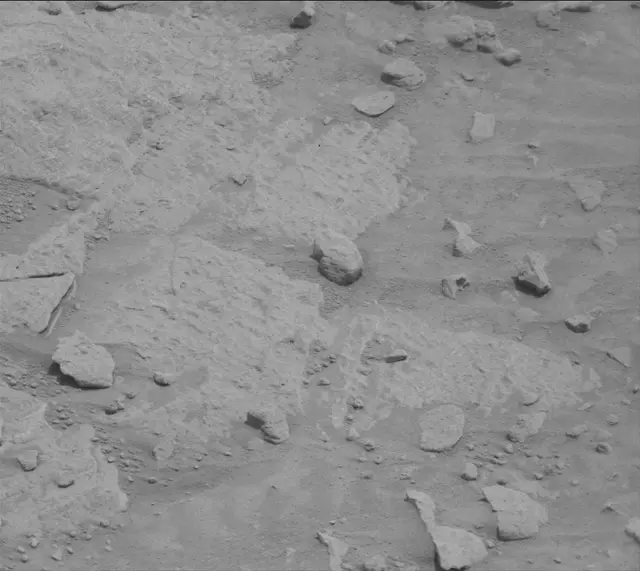 Sol 3646: Mast Camera (Mastcam)