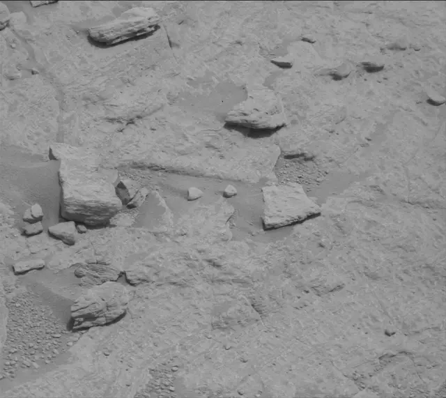 Sol 3646: Mast Camera (Mastcam)