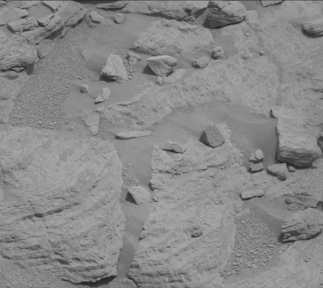 Sol 3646: Mast Camera (Mastcam)
