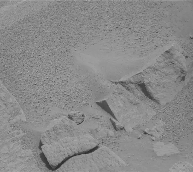 Sol 3646: Mast Camera (Mastcam)