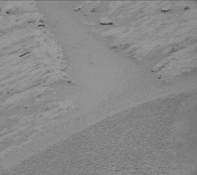 Sol 3646: Mast Camera (Mastcam)