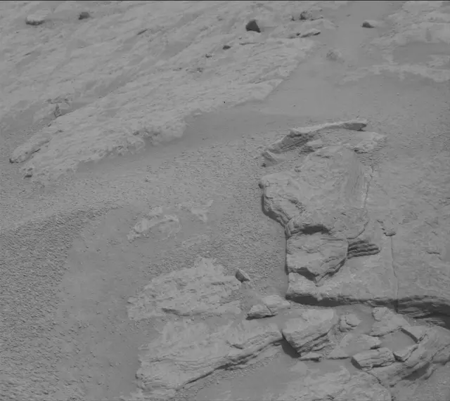 Sol 3646: Mast Camera (Mastcam)