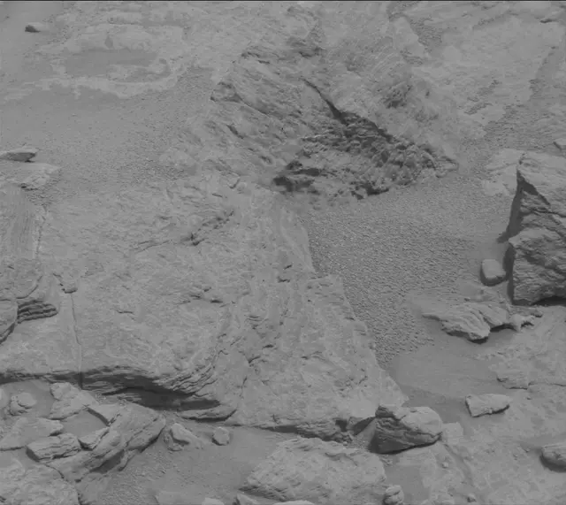 Sol 3646: Mast Camera (Mastcam)
