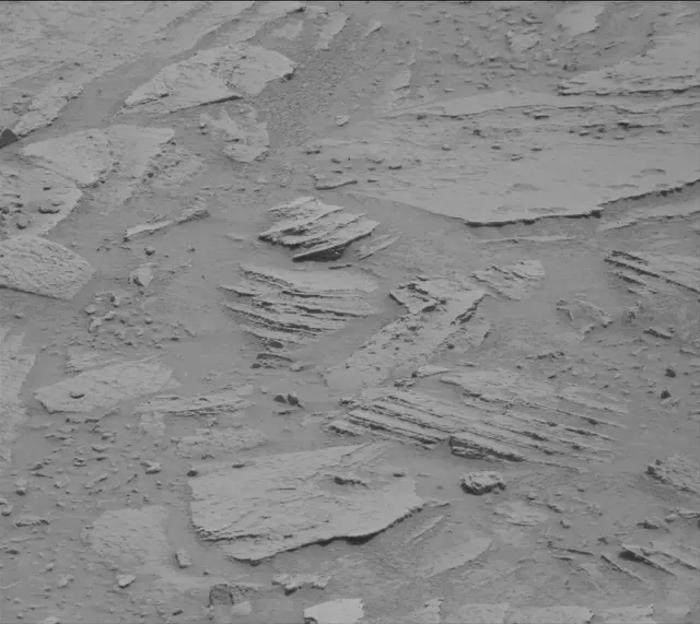 Sol 3646: Mast Camera (Mastcam)