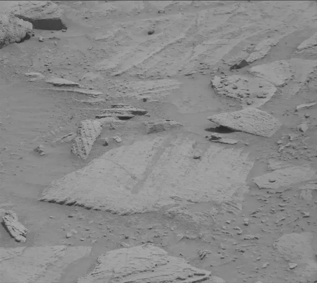 Sol 3646: Mast Camera (Mastcam)