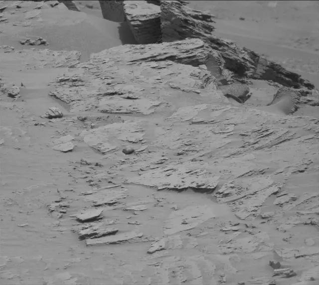Sol 3646: Mast Camera (Mastcam)