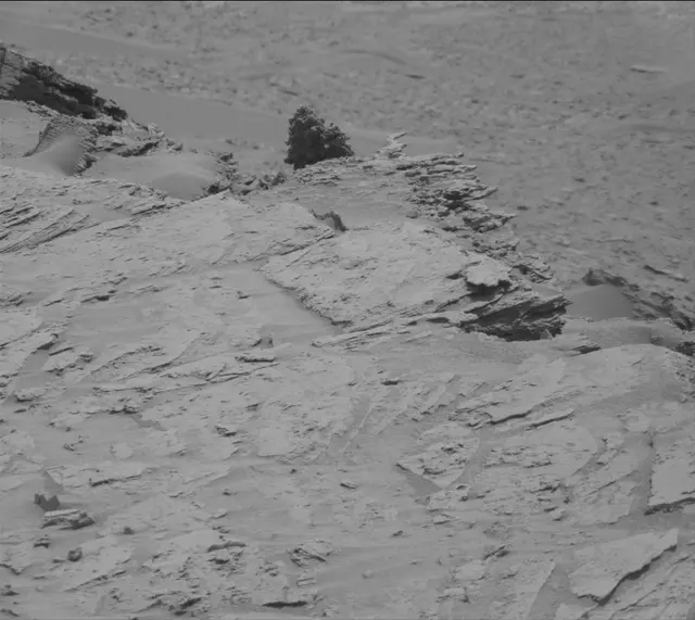 Sol 3646: Mast Camera (Mastcam)