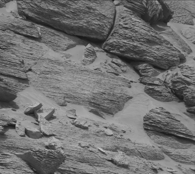 Sol 3646: Mast Camera (Mastcam)