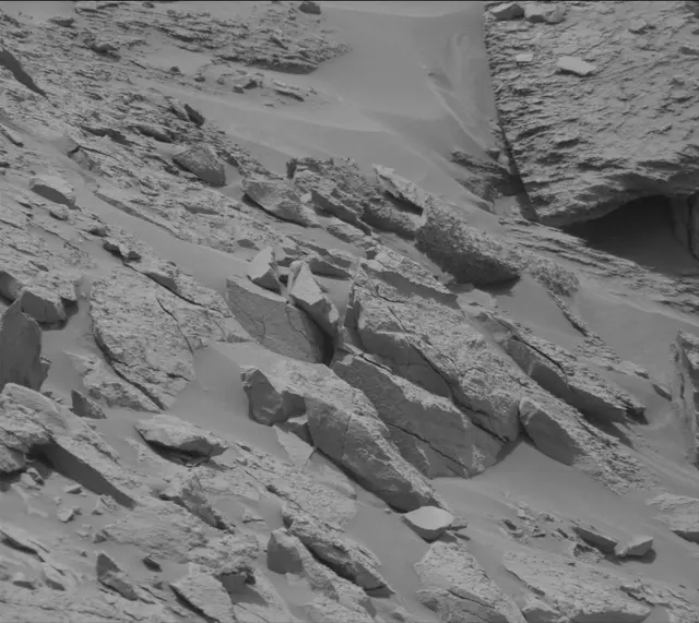 Sol 3646: Mast Camera (Mastcam)