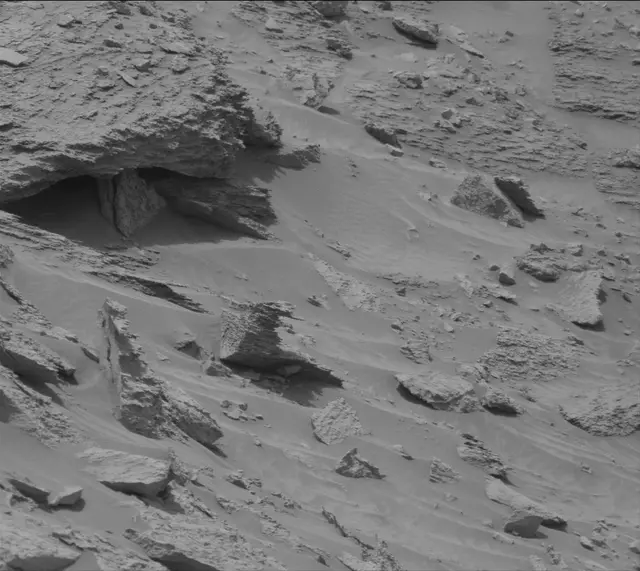 Sol 3646: Mast Camera (Mastcam)