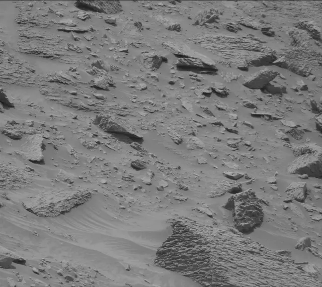 Sol 3646: Mast Camera (Mastcam)