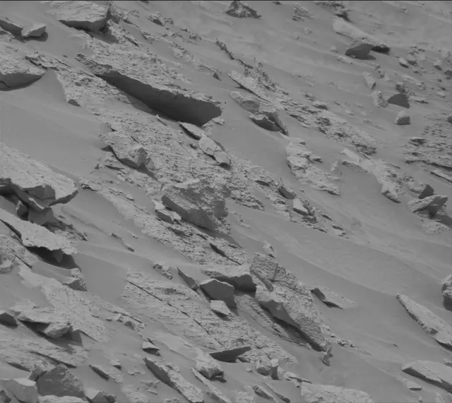 Sol 3646: Mast Camera (Mastcam)