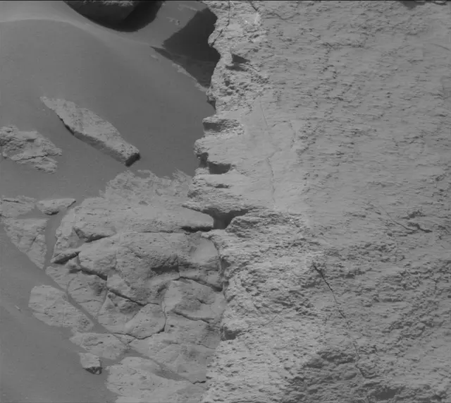 Sol 3646: Mast Camera (Mastcam)