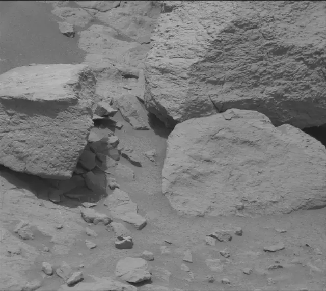Sol 3646: Mast Camera (Mastcam)