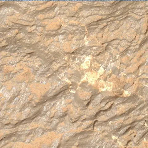 Sol 3646: Mars Hand Lens Imager (MAHLI)