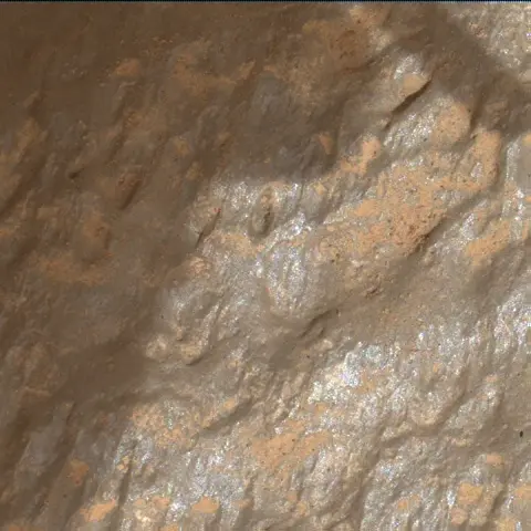 Sol 3646: Mars Hand Lens Imager (MAHLI)