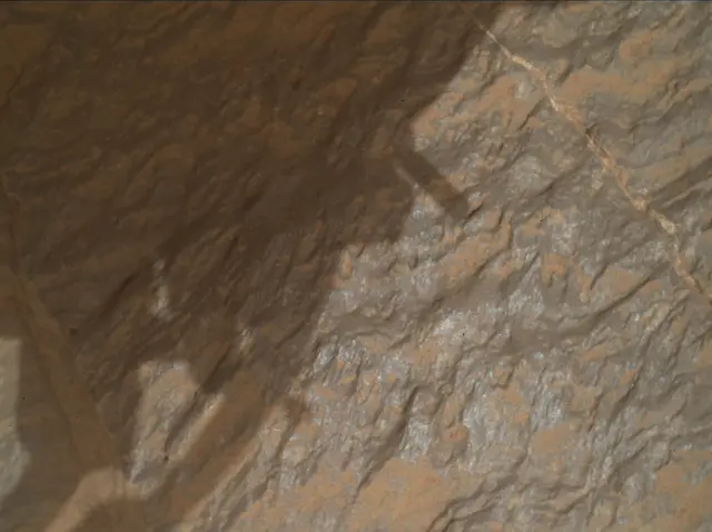 Sol 3646: Mars Hand Lens Imager (MAHLI)