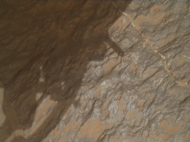 Sol 3646: Mars Hand Lens Imager (MAHLI)