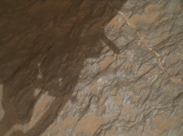 Sol 3646: Mars Hand Lens Imager (MAHLI)
