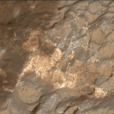 Sol 3646: Mars Hand Lens Imager (MAHLI)