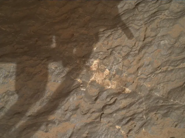 Sol 3646: Mars Hand Lens Imager (MAHLI)