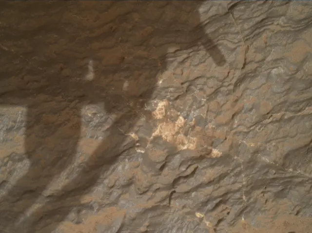 Sol 3646: Mars Hand Lens Imager (MAHLI)