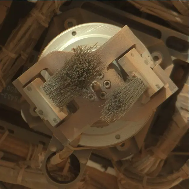 Sol 3648: Mast Camera (Mastcam)