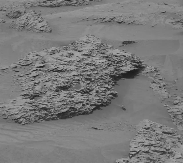 Sol 3648: Mast Camera (Mastcam)