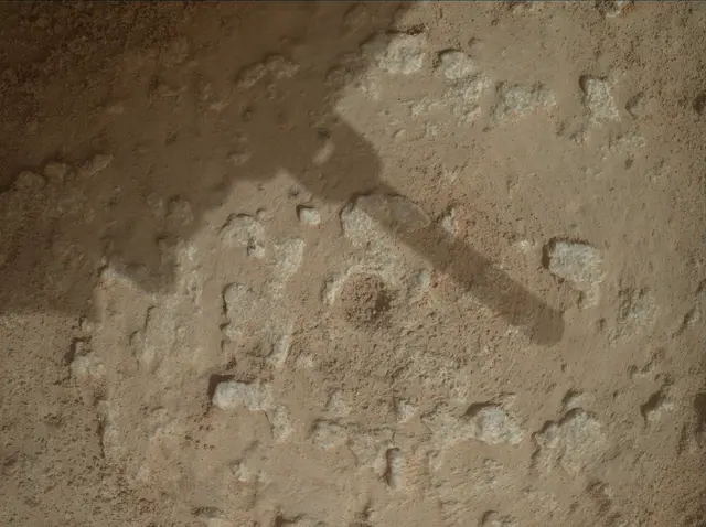 Sol 3648: Mars Hand Lens Imager (MAHLI)