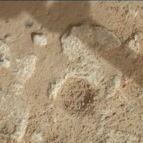 Sol 3648: Mars Hand Lens Imager (MAHLI)